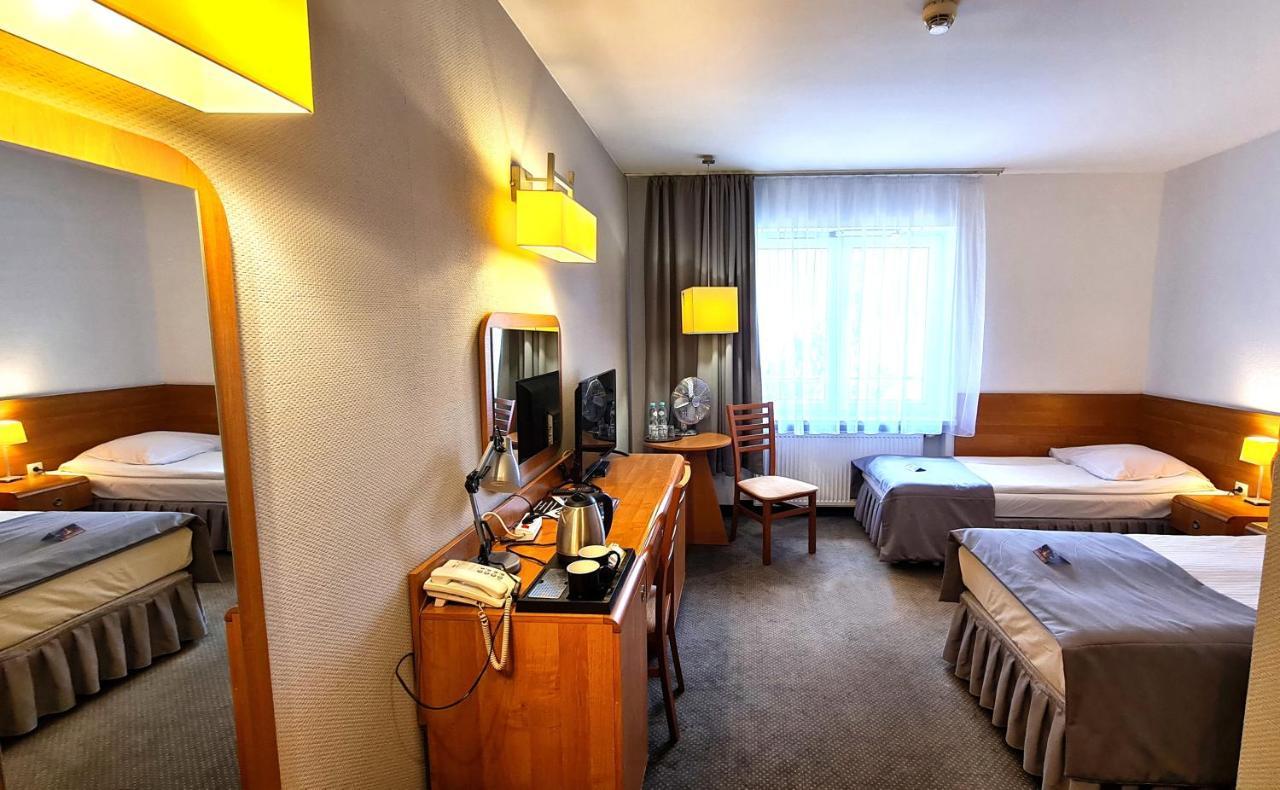 Hotel Malinowski Economy Gliwice Extérieur photo