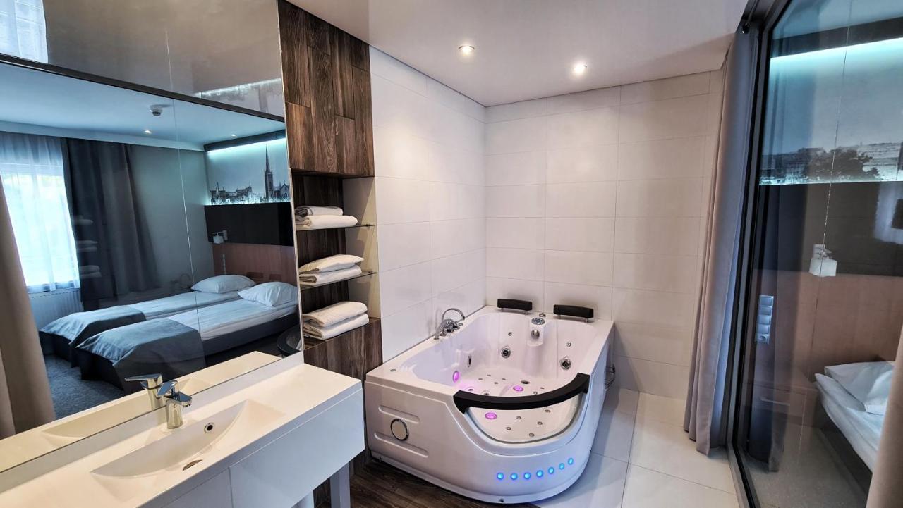 Hotel Malinowski Economy Gliwice Extérieur photo