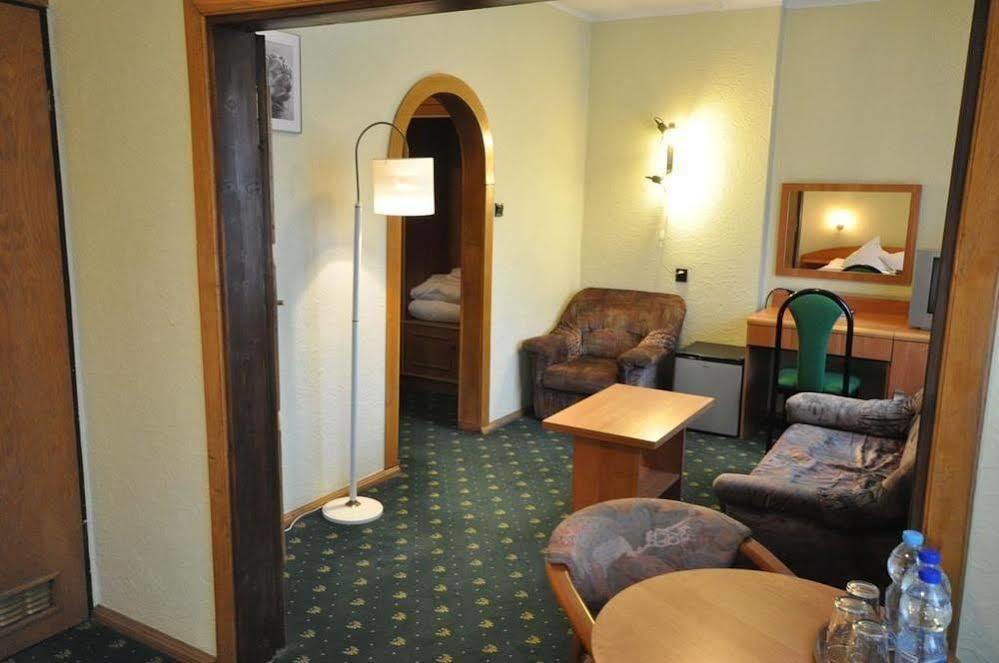 Hotel Malinowski Economy Gliwice Extérieur photo